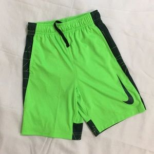 🔹NWT Nike shorts Dri- Fit Athletic , Boys 5